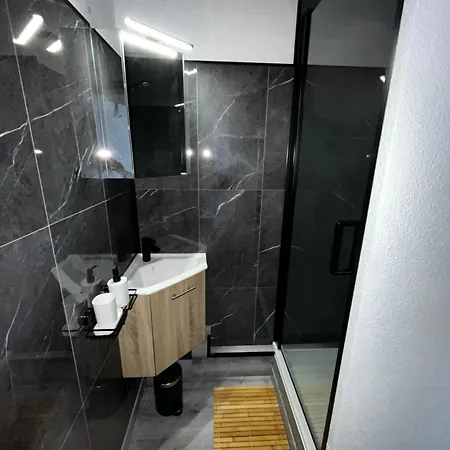 Studio, 2 Couchages, Parking, Les Pins